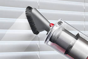 Tyčový vysavač Dyson V10 Absolute 2022 
