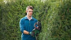 Nůžky na živý plot Bosch UniversalHedgeCut 18-55 (bez baterie) 

 obrázek produktu 4 z 5