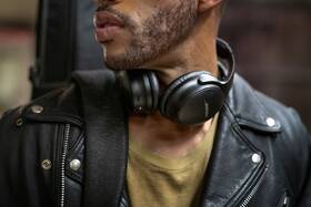 Sluchátka Bose QuietComfort Headphones Club SC černá

 obrázek produktu 7 z 7