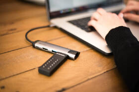 USB Flash Verbatim Keypad Secure, 128GB USB-C černý

 obrázek produktu 8 z 9