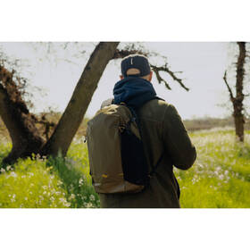 Batoh Peak Design Outdoor Backpack Zip 18L zelený

 obrázek produktu 6 z 9