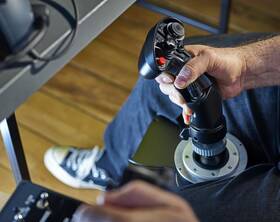 Joystick Thrustmaster F/A 18 GRIP ADD ON 

 obrázek produktu 7 z 9
