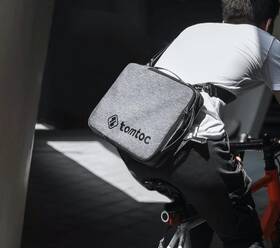 Brašna na notebook tomtoc Urban Shoulderbag na 14" MacBook Pro (2021) šedá

 obrázek produktu 4 z 4