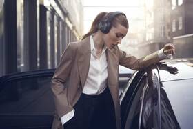 Sluchátka Bang & Olufsen Beoplay H95 černá

 obrázek produktu 9 z 11
