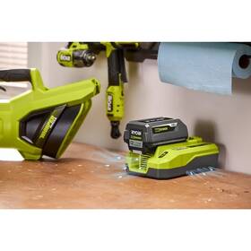 Nabíječka Ryobi ONE+ RC1836112 

 obrázek produktu 4 z 4