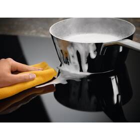 Indukční varná deska Electrolux LIR60433 černá barva
