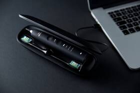 Zubní kartáček Philips HX9911/09 černý

 obrázek produktu 7 z 9