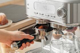 Pákový kávovar Sencor SES 6050SS 

 obrázek produktu 13 z 15