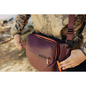 Brašna Peak Design Everyday Sling 10L (v2) vínová

 obrázek produktu 6 z 7