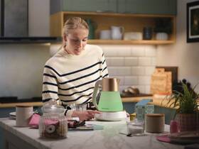 Rychlovarná konvice RUSSELL HOBBS Calm 27450-70 bílá barva
