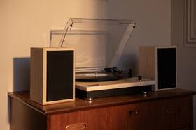 Gramofon Crosley Brio hnědý

 obrázek produktu 10 z 11