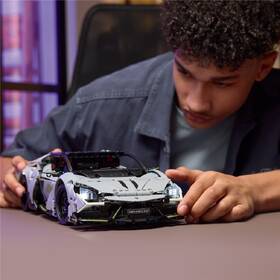 Stavebnice LEGO® Technic 42214 Lamborghini Revuelto 

 obrázek produktu 2 z 8
