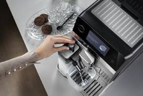 Automatický kávovar De'Longhi ECAM 470.85.MB černé/nerez

 obrázek produktu 7 z 9