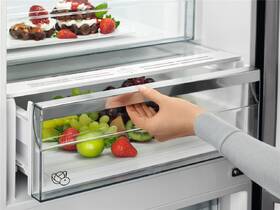 Chladnička s mrazničkou AEG RCB632E4MW bílá

 obrázek produktu 7 z 10