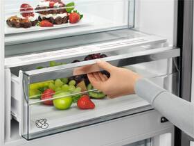 Chladnička s mrazničkou AEG RCB736D5MB černá/nerez

 obrázek produktu 6 z 11
