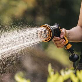 Sprcha zahradní Fiskars Comfort 
