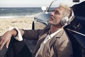 Sluchátka Bang & Olufsen Beoplay H95 šedá

 obrázek produktu 9 z 10
