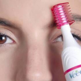 Zastřihovač chloupků Veet Sensitive Precision růžový

 obrázek produktu 4 z 4
