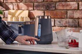 Rychlovarná konvice RUSSELL HOBBS Soft Navy 26752-70 modrá

 obrázek produktu 8 z 15