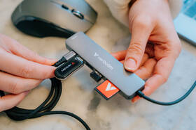 USB Hub Verbatim USB-C Essentials Multiport Hub 7 port - 2x USB 3.2 GEN 1 / HDMI / USB-C PD / USB-C 3.2 Gen 1 šedý

 obrázek produktu 3 z 5