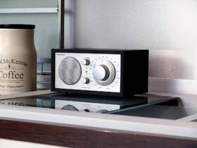 Radiopřijímač Tivoli Audio Model One černý/stříbrný

 obrázek produktu 6 z 6