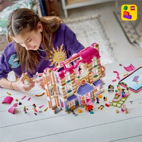 Stavebnice LEGO® Friends 42704 Grand Hotel v městečku Heartlake 

 obrázek produktu 8 z 8