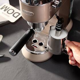 Pákový kávovar De'Longhi EC885.BG béžové

 obrázek produktu 8 z 12