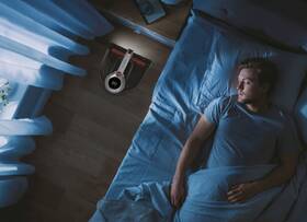 Robotický vysavač Hoover HGO710 011 
