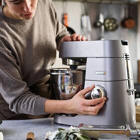 Kuchyňský robot KENWOOD KVL8320S stříbrná barva
