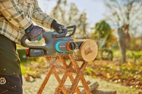Řetězová pila Gardena PowerSaw 250/18V P4A (bez baterie) 

 obrázek produktu 3 z 5