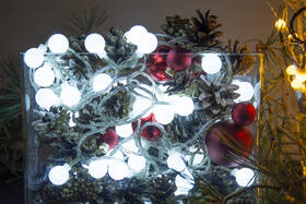 Vánoční osvětlení RETLUX RXL 282, řetěz kuličky maxi, 40 LED, 4m, studená bílá 

 obrázek produktu 8 z 9