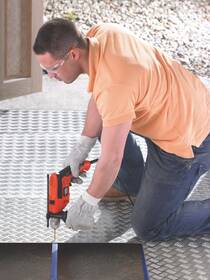 Vrtačka Black+Decker CD714CREW2, 40ks příslušenství 

 obrázek produktu 4 z 6