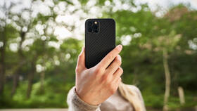 Kryt na mobil Epico Carbon na Apple iPhone 12 Pro Max černý

 obrázek produktu 7 z 8