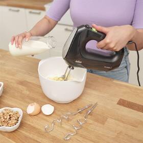 Ruční šlehač Braun HM2110.BK černá barva
