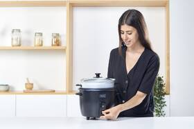 Rýžovar Black+Decker BXRC1800E 

 obrázek produktu 12 z 12