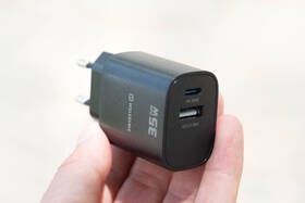 Nabíječka do sítě Swissten EDGE GaN 1x USB-C PD 35W/1x USB-A 18W QC černá

 obrázek produktu 6 z 7