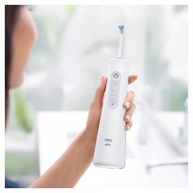 Ústní sprcha Oral-B Aquacare 6 + Genius X 
