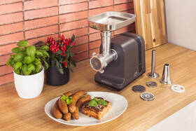 Mlýnek na maso ETA 6075 90000 černá barva
