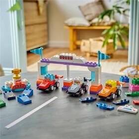 Stavebnice LEGO® DUPLO® 10445 Závodní auta a řidiči týmu F1® 

 obrázek produktu 9 z 9