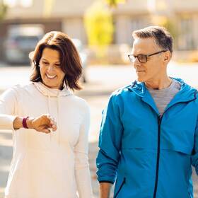 Fitness náramek Fitbit Inspire - Sangria 

 obrázek produktu 8 z 8
