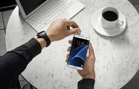 Mobilní telefon Samsung S7 edge 32 GB bílý

 obrázek produktu 9 z 19
