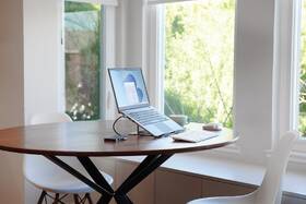 Stojánek KENSINGTON Easy Riser™ Aluminium na notebook a tablet stříbrná

 obrázek produktu 8 z 8