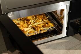 Mikrovlnná trouba Hisense H28SO1 Speed Oven 7in1 černá

 obrázek produktu 13 z 27