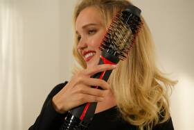 Vlasový kartáč Revlon One-Step Volumizer Plus RVDR5298E 

 obrázek produktu 4 z 6