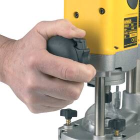 Frézka horní Dewalt DW621 1 100W 

 obrázek produktu 4 z 10