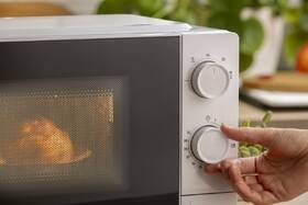 Mikrovlnná trouba Gorenje MO20CE1W5 bílá

 obrázek produktu 6 z 10