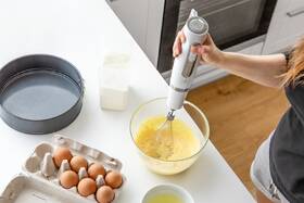 Ponorný mixér Sencor SHB 4460WH-EUE3 bílá barva
