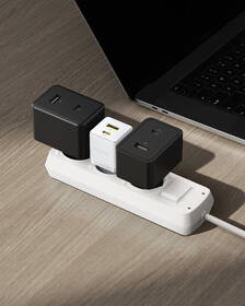 Nabíječka do sítě Baseus Palm 20W 1xUSB-A 1xUSB-C PD QC 3.0 bílá

 obrázek produktu 5 z 13