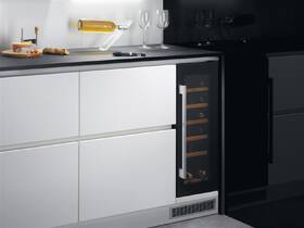 Vinotéka AEG SWB63001DG černá

 obrázek produktu 5 z 6