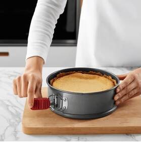 Forma na dort Lékué 887345 černá

 obrázek produktu 2 z 2